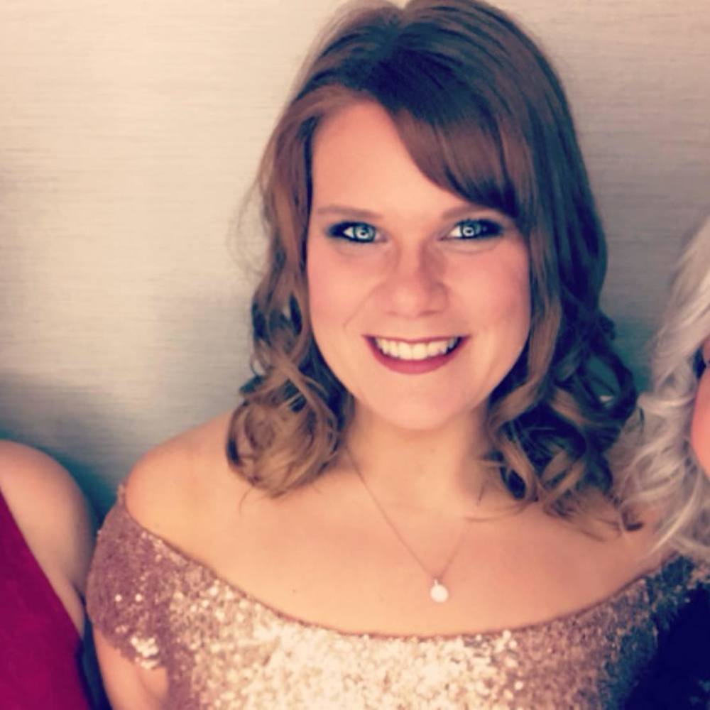 Meet your Posher, Maura